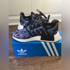 💙NIB💙 ADIDAS NMD Refined R1 J Blue & Pink Camo